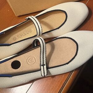 Rothy's Cream Flats with Classic Style. Color Gardenia. Brand new! Never worn!